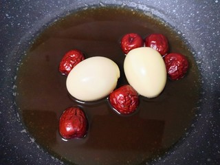 7、糖水鸡蛋,大火烧开小火煮10分钟关火。