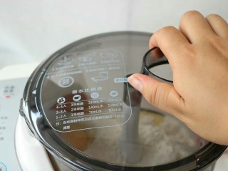 4、炸酱面,一定要拧严盖子，否则无法启动哦～