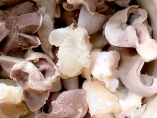 4、佛跳墙,蹄筋和鸭胗