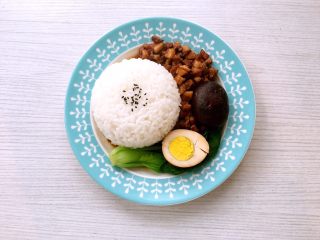 23、卤肉饭,可以吃啦