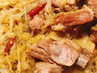 14、酸菜炖排骨,超好吃