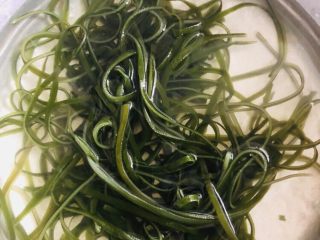 5、海带豆腐汤,海带丝洗净