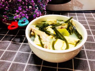 20、海带豆腐汤,一碗清爽可口的海带豆腐汤就做好啦！