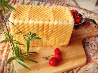 18、烫种牛奶吐司,成品图美美哒，上色很均匀。