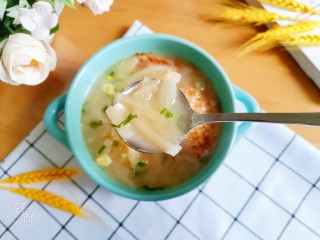 13、萝卜丝汤,萝卜丝汤完成了。味道非常鲜美！