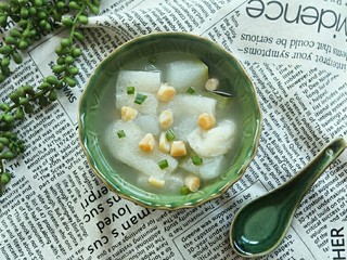 13、竹荪干贝冬瓜汤,端碗盛出……