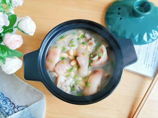 15、黄豆猪脚汤,成品图！