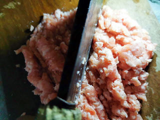 5、萝卜肉丸汤,肉馅再剁它几刀