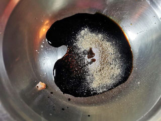 6、萝卜肉丸汤,生抽，蚝油，糖，胡椒粉，料酒调好成腌料