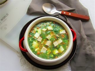 12、荠菜肉末豆腐羹,忘记了，喜欢香油的同学，还可以滴几滴香油调味，自己喜好什么口味可以适当调整