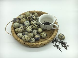 1、五香茶叶鹌鹑蛋,主要食材：鹌鹑蛋