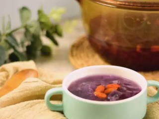 4、经常喝这碗银耳紫薯羹，会让你肌肤由内而外带出健康光泽,开吃开吃！