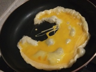 9、丝瓜蛋汤,快递搅拌均匀。