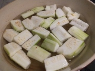 12、丝瓜蛋汤,炒制丝炒5成熟。