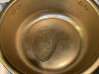 9、猪肝菠菜汤,冷锅热油