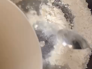 11、奶油蘑菇浓汤,中小火慢炒后加少许水