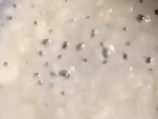 12、奶油蘑菇浓汤,煮出奶白的糊状