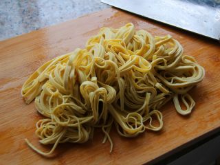 10、香辣烤鱼,千张切丝。