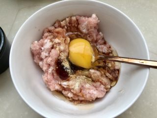 14、点翠清汤白玉丸➕木耳冬瓜丸子汤,打入一颗鸡蛋