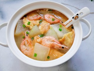 16、冬瓜鸡蛋汤,装入容器撒上葱花点缀