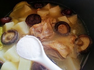 14、老鸭煲,好香，煲好加1小勺盐调味。