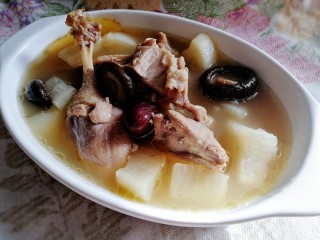 15、老鸭煲,盛出。老鸭汤温补，清火，不油腻。