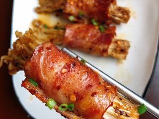 10、金针菇培根卷,来一口？