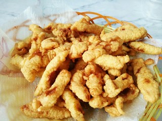 6、#猪年#番茄浓汤炸肉,沥油备用