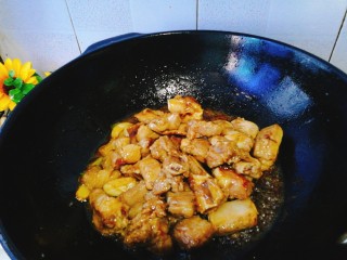 11、家常菜+红烧排骨,改小火，翻炒上色。