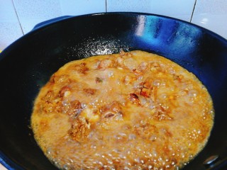 16、家常菜+红烧排骨,盖子盖上大火煮开后转小火