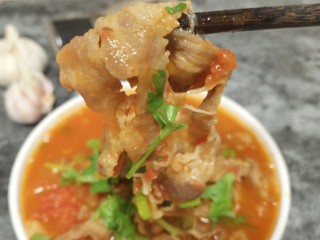 14、番茄肥牛金针菇,酸酸甜甜的番茄肥牛就完成了