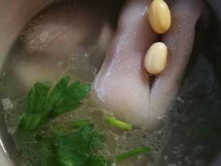 11、猪蹄黄豆汤,靓汤出锅啦????