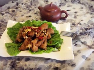 16、酸辣鸡脚,成品图。