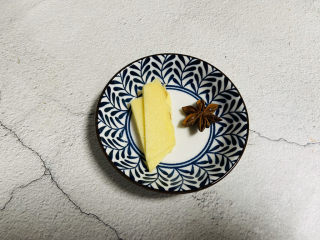 5、花生莲藕排骨汤,姜片、八角