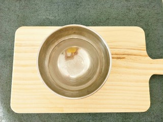 4、水蒸蛋,加入食盐