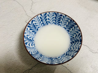 3、虾仁豆腐羹,一碗淀粉水