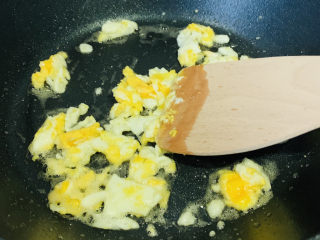 7、丝瓜蛋汤,炒散