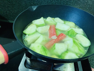 11、丝瓜蛋汤,加蟹肉棒