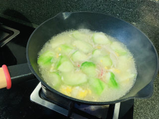 12、丝瓜蛋汤,大火煮开，再煮3分钟