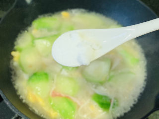 14、丝瓜蛋汤,加盐