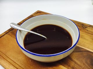 4、家熬平子鱼 （附有煎鱼小妙招）,把它们调匀