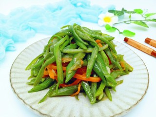 23、绿色美食＋香炒翠绿豆角丝,近看，极其美味(^_^)