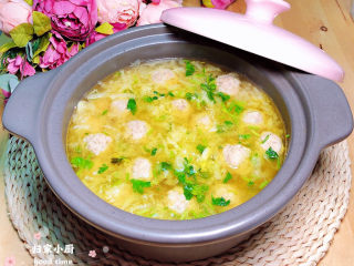 18、白菜丸子汤,鲜嫩的马蹄丸子白菜汤上桌了！