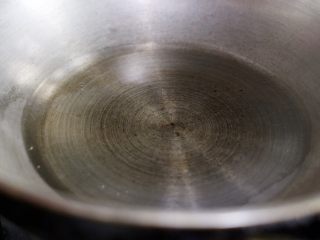 12、番茄牛腩汤,热锅冷油