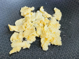 7、丝瓜蛋汤,炒熟