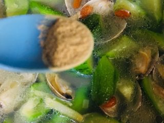 18、丝瓜花蛤汤,和白胡椒粉