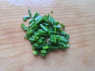 10、山药猪骨汤,葱洗净切成葱花