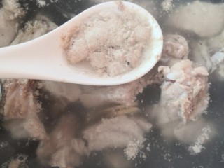 14、山药猪骨汤,大火烧开焯水，撇去浮沫