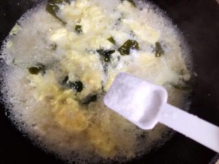 18、裙带菜豆腐鸡蛋羹,加一小勺细盐