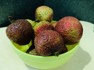 1、荔枝罐头,荔枝待用